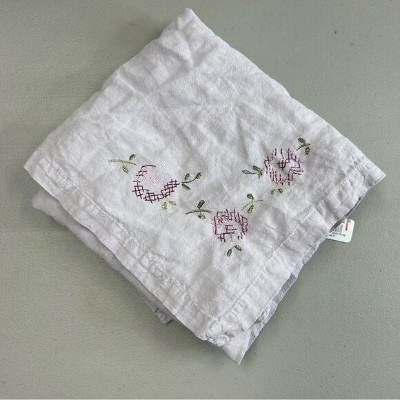 Pottery Barn Floral Embroidered Lavender Light Purple Linen Table Runner Top - Picture 1 of 5